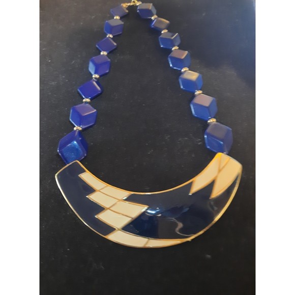 Trifari Signed 1970's Vintage Statement Necklace - Picture 2 of 9